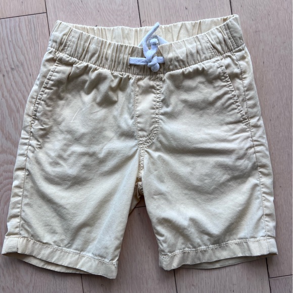 Light yellow boy chino shorts size 4T - Picture 1 of 3